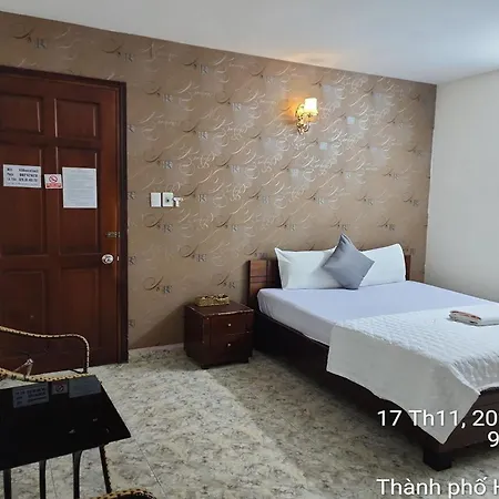 Khách sạn Bàu Cát-3