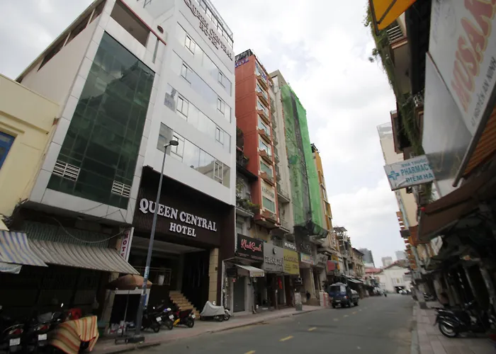 Queen Central - Ben Thanh Market